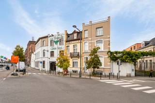 Ontdek deze prachtige gezinswoning, gelegen in een van de meest gewilde buurten van Brussel, aan de rustige Rue Chien Vert 4. Deze woning biedt...