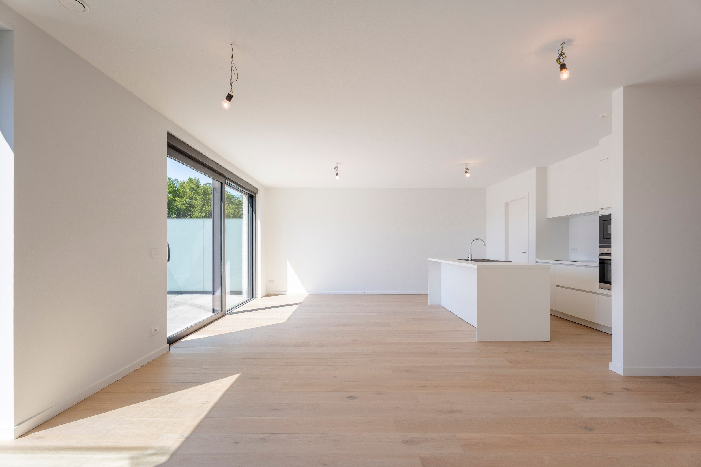 Luxueus nieuwbouwappartement met 3 slaapkamers, autostaanplaats, garage én kelderberging  in centrum Harelbeke. - foto 3
