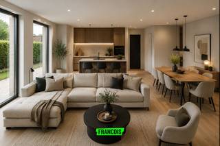 Met veel enthousiasme stellen wij u deze prachtige nieuwbouwwoning voor die uitblinkt met zijn moderne architectuur en rustige locatie in hartje Vosseslag. Deze energiezuinige nieuwbouwwoning biedt de ideale gelegenheid om te genieten van modern wonen op een uitstekende locatie aan de kust.<br /><br />De woning biedt een eigentijdse architectuur en een doordachte indeling met veel aandacht voor ruimte en licht. Ze bevindt zich momenteel in casco (ruwbouw) toestand en is reeds wind- en waterdicht, waardoor de toekomstige eigenaar de afwerking volledig naar eigen smaak en budget kan realiseren.<br /><br />Op het gelijkvloers bevindt zich een ruime en lichtrijke leefruimte met een gezellige zithoek, eethoek en open keuken. Verder beschikt de woning over een inkomhal, een apart gastentoilet, een praktische bergplaats en een inpandige garage. De eerste verdieping omvat drie ruime slaapkamers, badkamer en afzonderlijke linnenkamer wat zorgt voor extra comfort en praktische opbergruimte.<br /><br />De woning werd ontworpen volgens hedendaagse normen en biedt een uitstekende basis voor wie op zoek is naar een kwalitatieve nieuwbouwwoning die nog volledig naar eigen wensen kan worden afgewerkt. Met vloerverwarming, hoogrendementsbeglazing en een inpandige garage biedt deze nieuwbouwwoning alles wat u nodig heeft voor een comfortabel en zorgeloos leven aan de kust. <br /><br />Bent u gecharmeerd door alles wat dit project te bieden heeft? Aarzel dan niet en neem vandaag nog contact met ons op voor meer informatie. <br /><br />