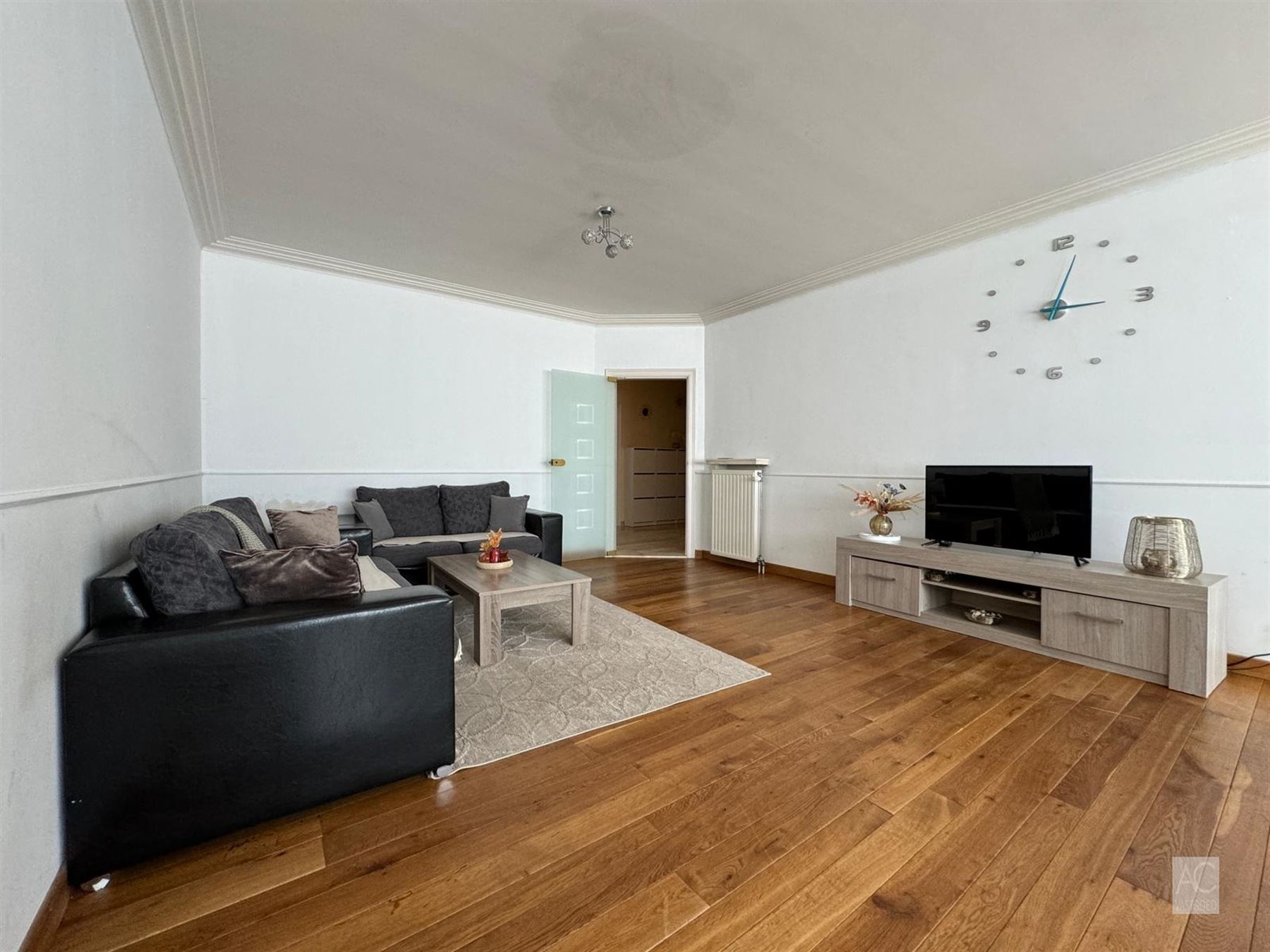 Gelijkvloers appartement met garage - foto 3