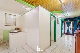 Deze uiterst centraal gelegen woning met commerciële mogelijkheden bevindt zich op wandelafstand van het stadscentrum, in een straat met...