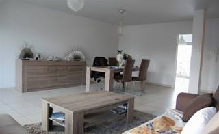 <p><span>Spacious and luminous 2-bedroom duplex flat in the heart of Kortenberg.</span></p><p><span> </span></p><p><span>This charming duplex apartment on the 2nd and 3rd floors of a small-scale residence offers every comfort for a couple or a family with one child. You'll enjoy a spacious living area with plenty of natural light, a fully equipped kitchen and a practical utility room with connections for a washing machine and tumble dryer. At the rear is a private terrace where you can relax in peace.</span></p><p><span>On the upper floor, you'll find two spacious bedrooms, a bathroom and an extra room that would be perfect as a study or dressing room. You'll also have access to an underground parking space and a private storage room in the same building.</span></p><p><span> </span></p><p><span>Interested in a viewing? Please send us the completed information form first. </span></p><p><span>More properties available at www.ap-p.be.</span></p>