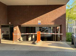 Een ruime ondergrondse garagebox in een welgelegen residentie in het hartje van Leuven te huur. Deze garagebox (nr. 58) is gesitueerd op niveau...