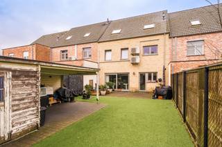 Recente gezinswoning (2009) in een rustige, residentiële wijk op toplocatie in PutteDeze recente en licht op te frissen woning uit 2009 is gelegen in...