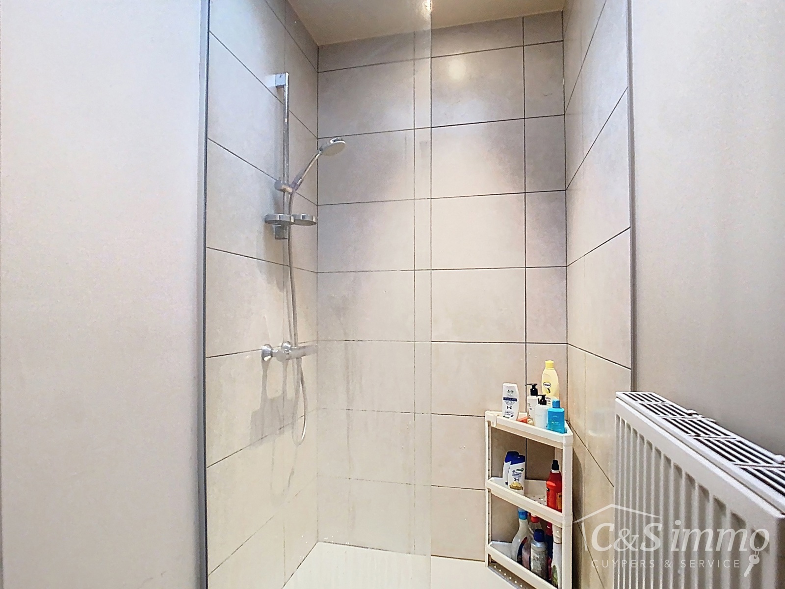 Woning met 3 slaapkamers en ruime tuin - foto 4