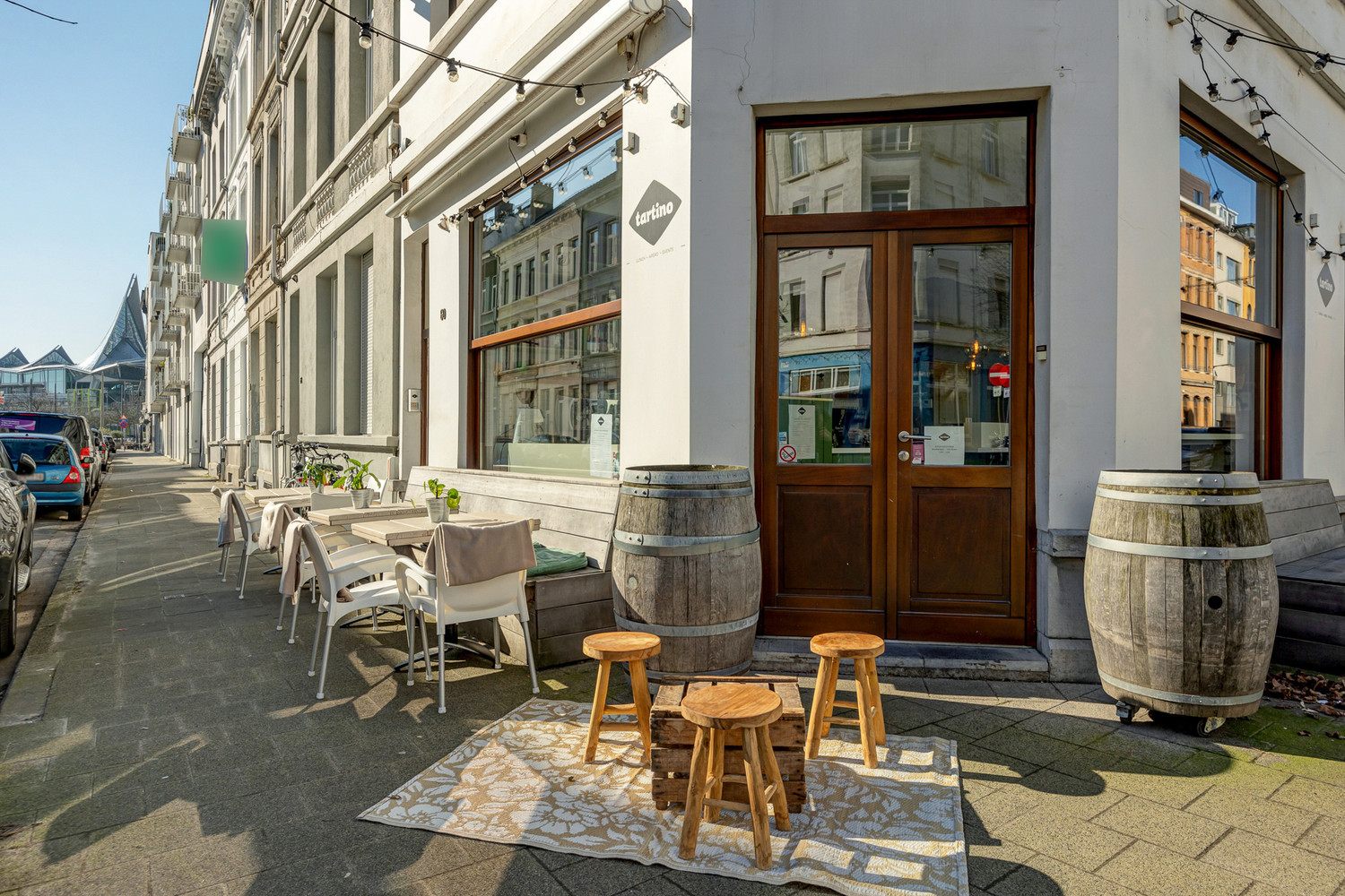 IN OPTIE: kevin@wellimmo.net voor meer info! Uitstekend gelegen en instapklaar handelsgelijkvloers met ruim terras op toplocatie te Antwerpen-Zuid - foto 3