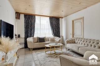 Deze eengezinswoning, gelegen te Martelarenstraat 5 in Mol, bevindt zich op een centrale en vlot bereikbare locatie, op korte afstand van...