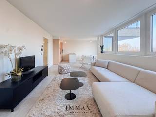 Residence Estée is located on the Noorweegse Kaai in Bruges, close to the Dam Gate with beautiful views of the Damse Vaart.<br /><br />The historic city centre of Bruges and public transport are in the immediate vicinity, making the residence easily accessible. <br />The spacious and standing luxury new-build flats will each be equipped with all modern techniques and finished with extremely durable quality materials. Each flat enjoys a beautiful spacious terrace with a view of the water or the green surroundings. The central location and the spacious and luxurious conception of the design contribute to pleasant living or an interesting investment.<br /><br />Flat 13 bus 02.02:<br />Entrance hall with guest toilet, living room with open kitchen and dining area with adjoining terrace (4 m²), bathroom equipped with toilet - double washbasin - bath and shower, 2 bedrooms with access to the 2nd terrace (10 m²)