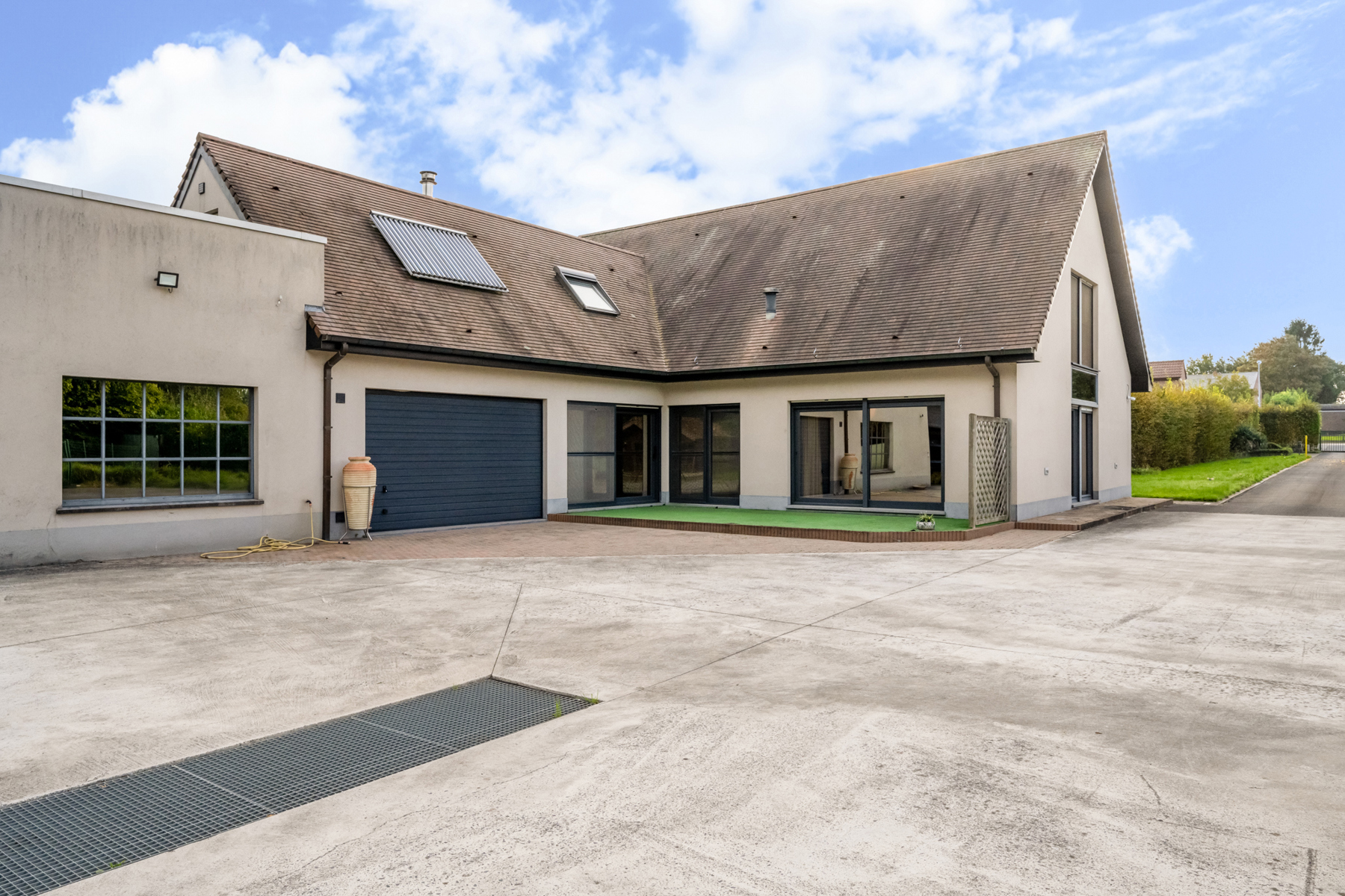 Project op 4320 m² met woning, loods + bouwgrond - foto 2