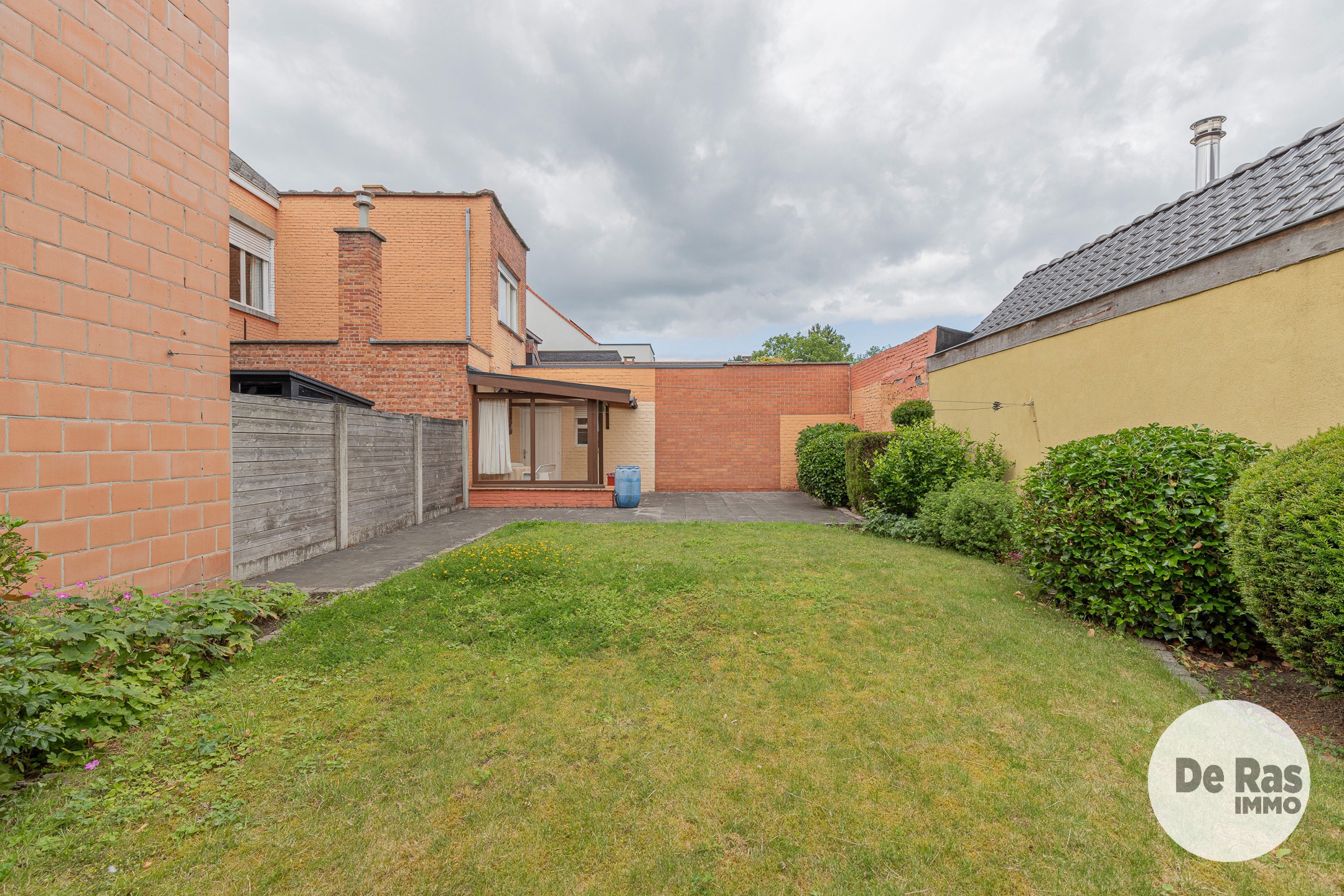 OUDEGEM - WONING MET 3 SLPK, TUIN EN BOUWGRONDPOTENTIEEL - foto 4