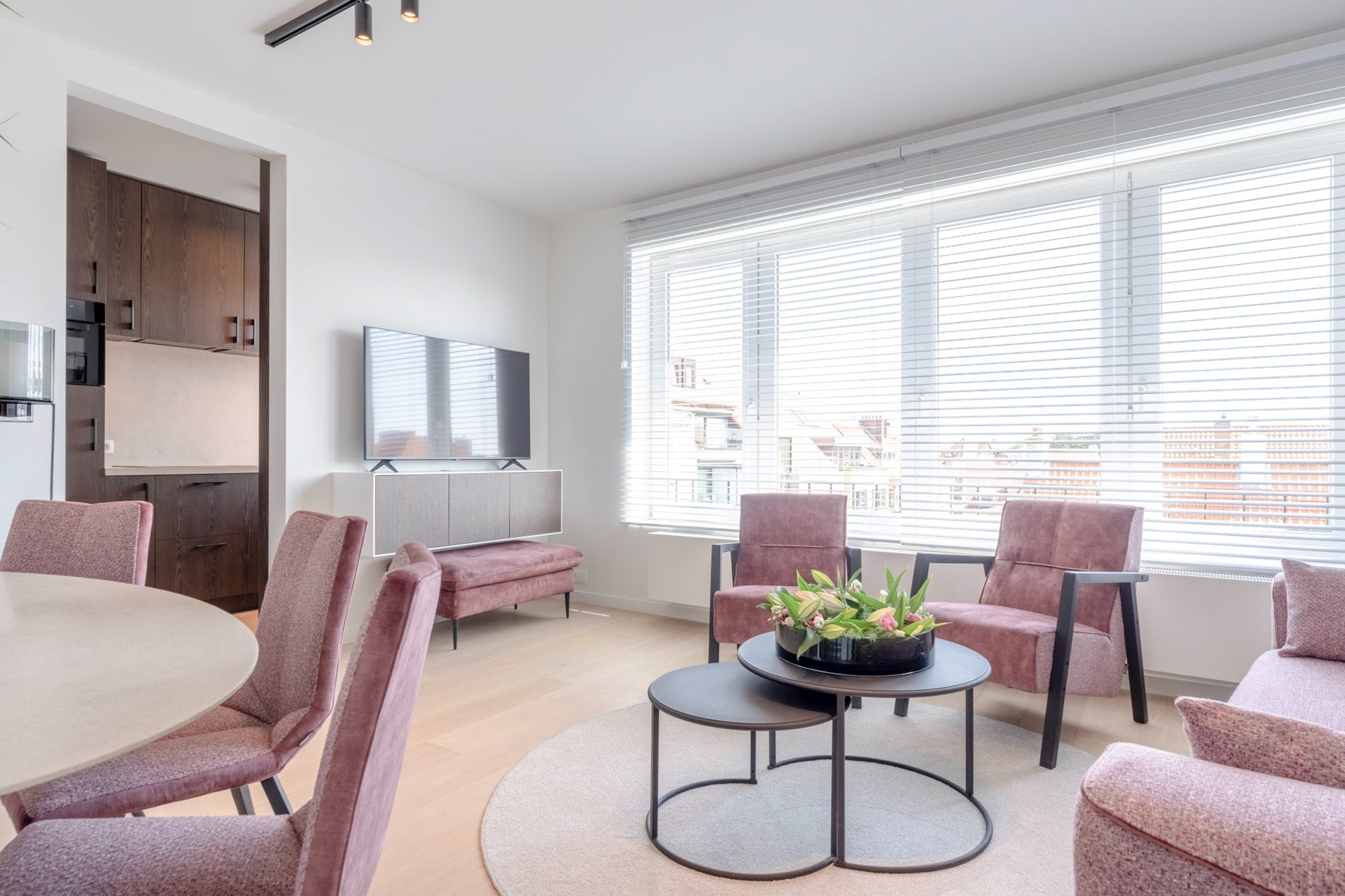 Rustig gelegen volledig gerenoveerd appartement met een open zicht over de villa's. - foto 5