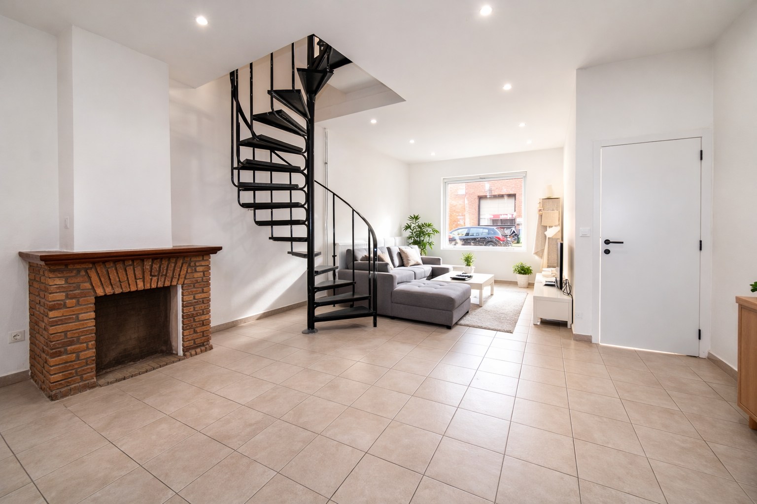 Te koop: Centraal gelegen woning met twee slaapkamers, zolderverdieping, EPC label C én tuin in Sint-Niklaas! - foto 3