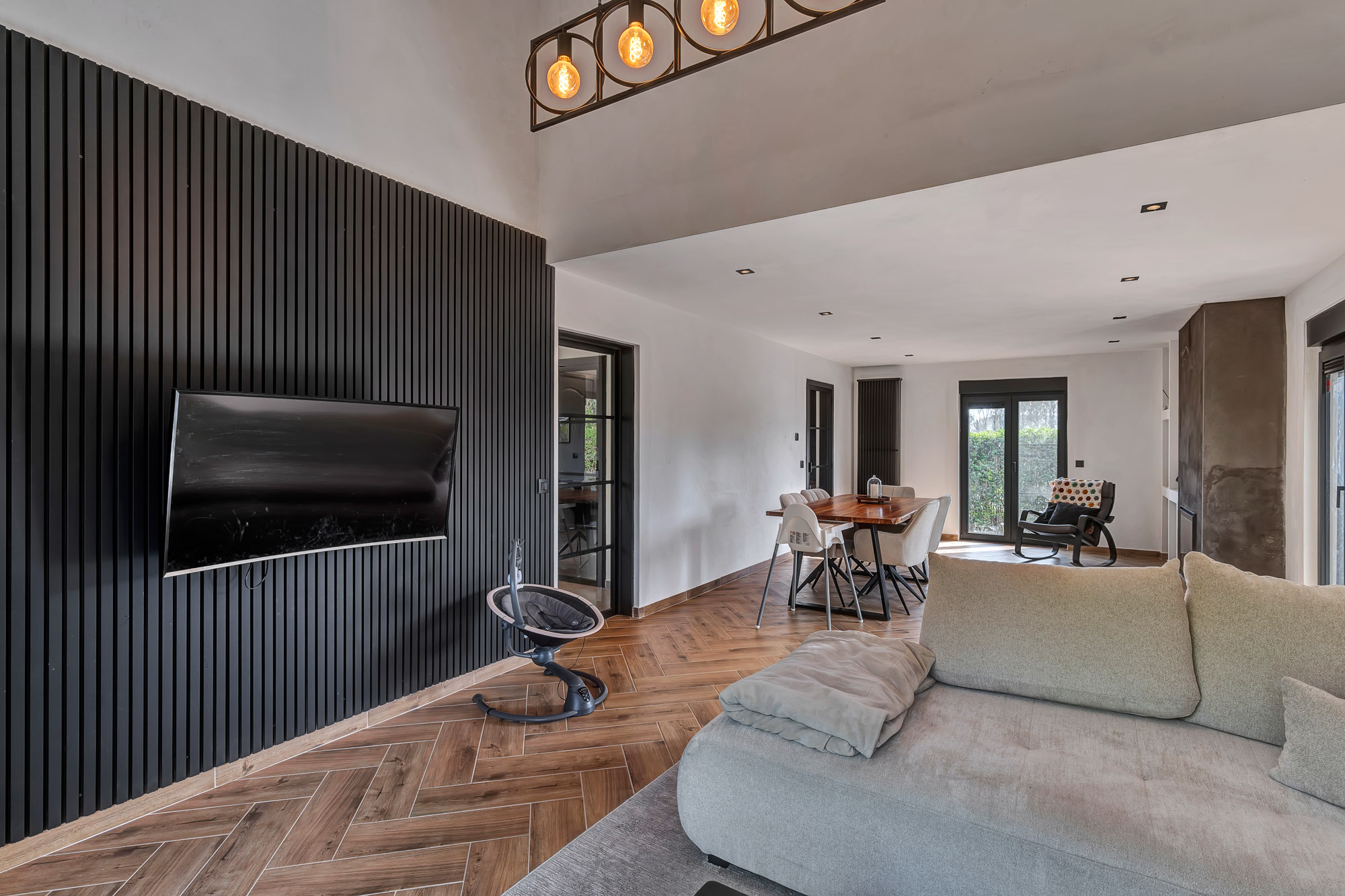 Ruime 4 slaapkamerwoning in hartje Zomergem - foto 3