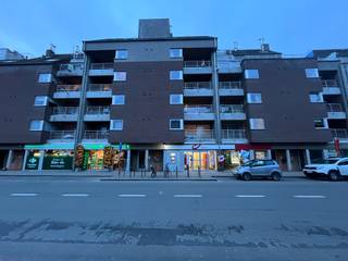 Roeselare: appartement met 2 slaapkamers te koop.Indeling:Het appartement bestaat uit een inkomhal, toilet, living, keuken, berging, 2 slaapkamers,...