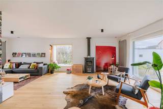 ERONDEGEM - Bent u op zoek naar een instapklare woning op groot perceel?Dan is deze woning misschien wel iets voor u! De belangrijkste troeven in een...