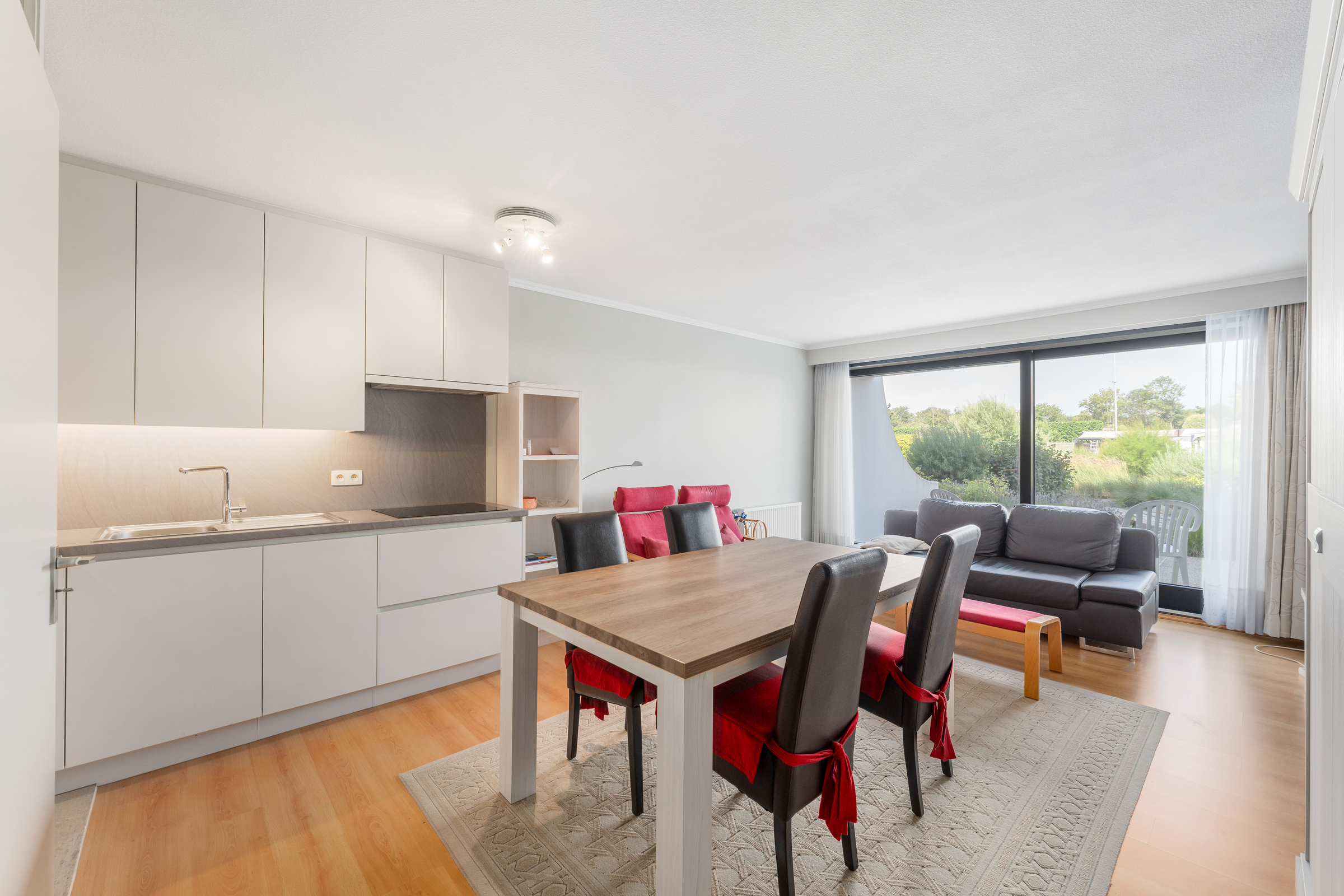Gerenoveerde studio met ruim terras in Nieuwpoort! - foto 4