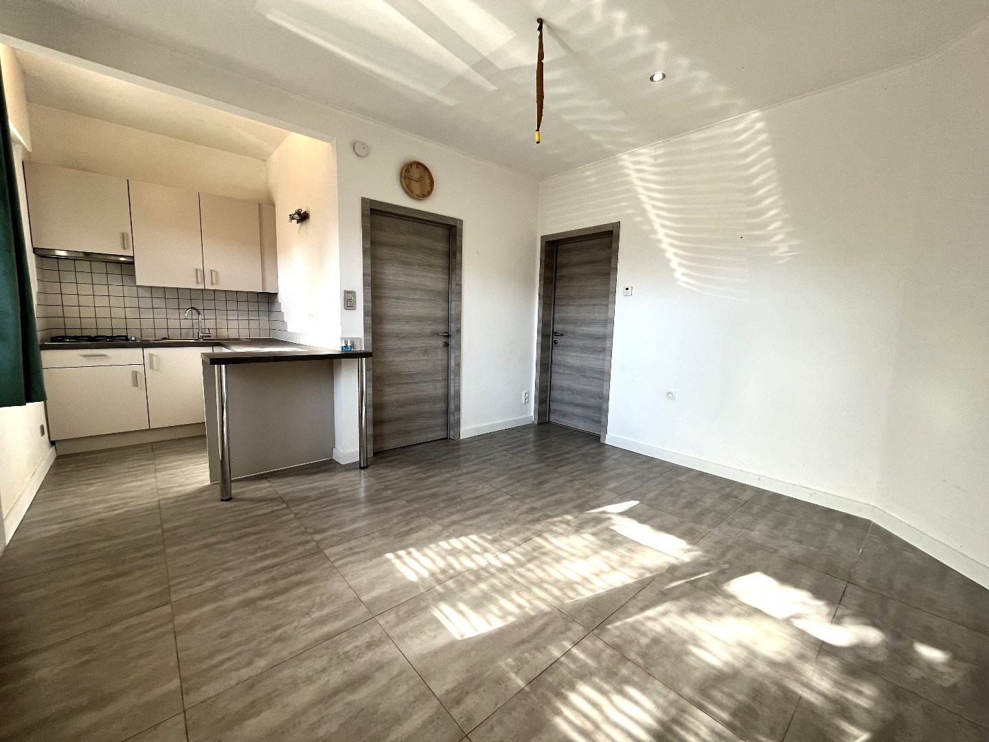 Gelijkvloersappartement met 1slpk en koer - foto 4
