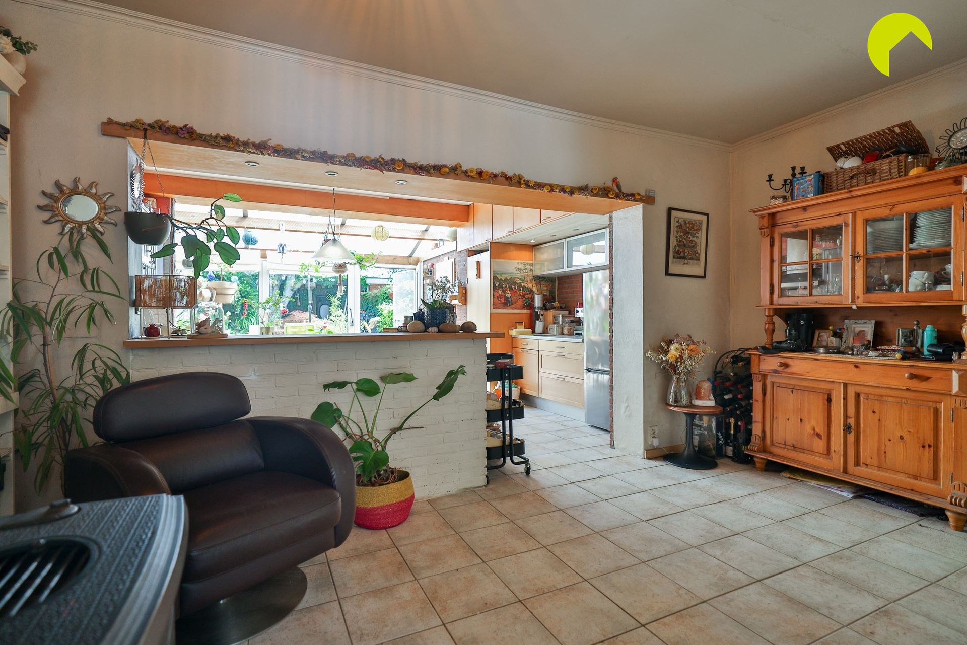 Rijwoning met gezellige tuin te koop ! - foto 4