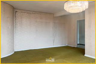 Immo Van Middelem vend cet appartement LUMINEUX à rafraîchir (+/- 70 m²) avec 2 chambres et terrasse dans le centre de Zellik. Il est situé au...