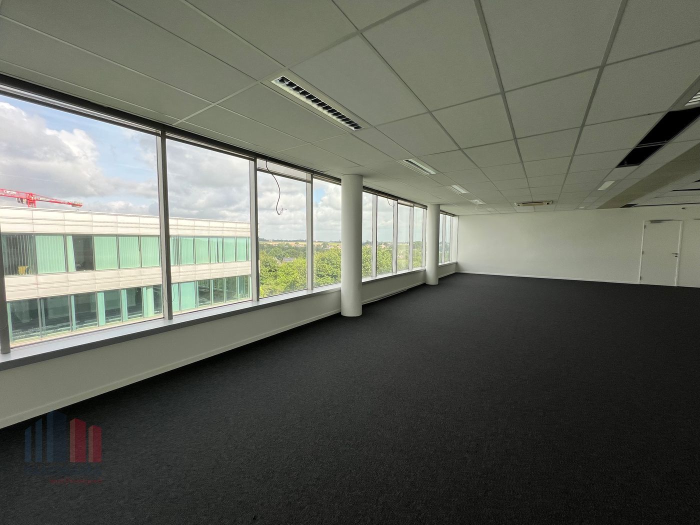 Bureaux / espaces polyvalents prêts à l’emploi de 760 m² à proximité du Ring R0 - photo 4