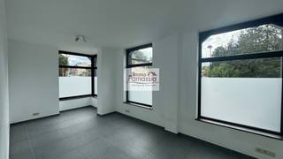 Modern handelspand van 121 m² met een praktische en veelzijdige indeling. Het pand beschikt over drie afzonderlijke werkruimtes, een vierde ruimte...