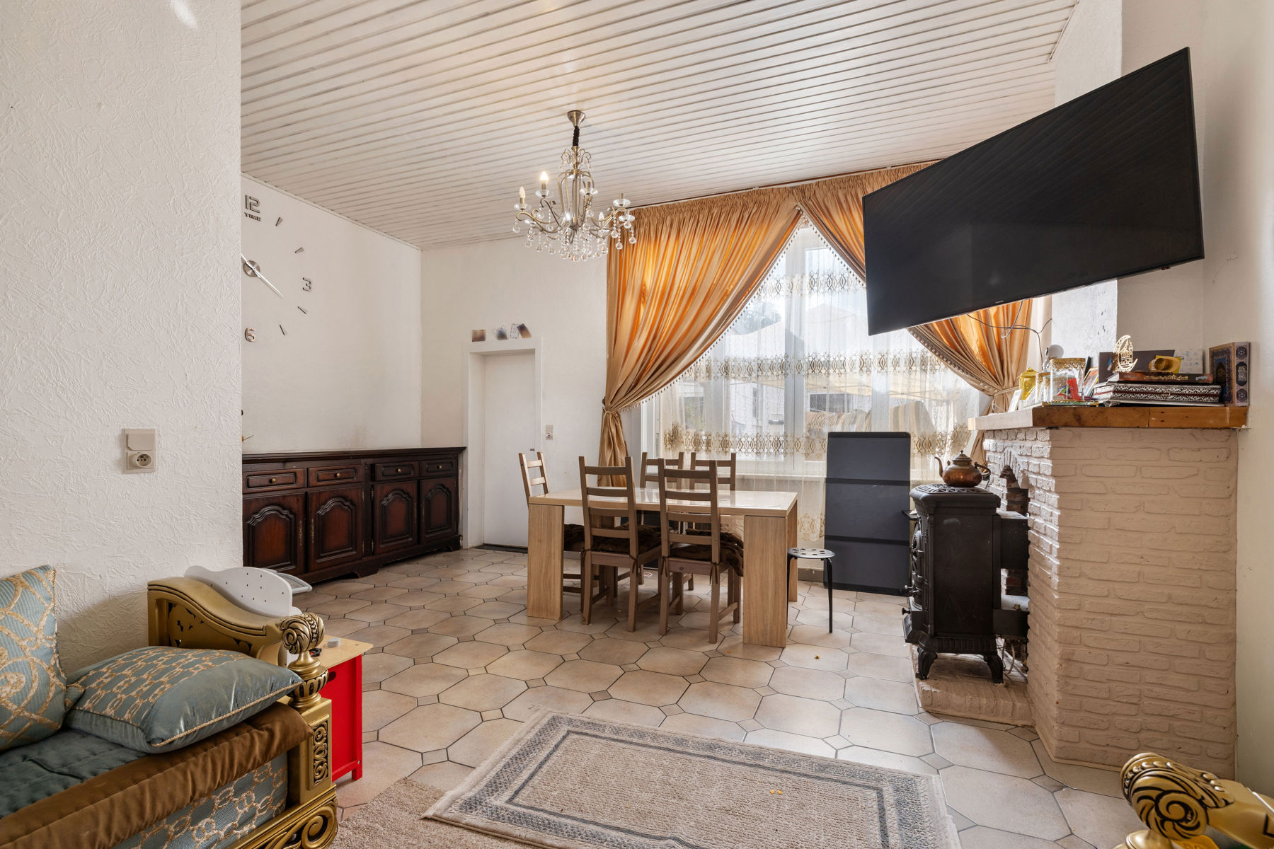 Charmante gezinswoning in dorpskern van Kallo. - foto 5