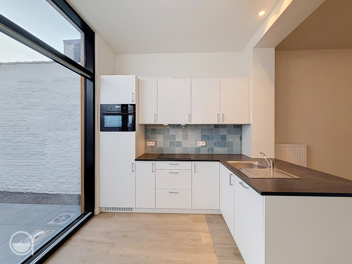Prachtig gerenoveerde rijwoning met 2 slaapkamers en buitenruimte nabij de Coupure - foto 5