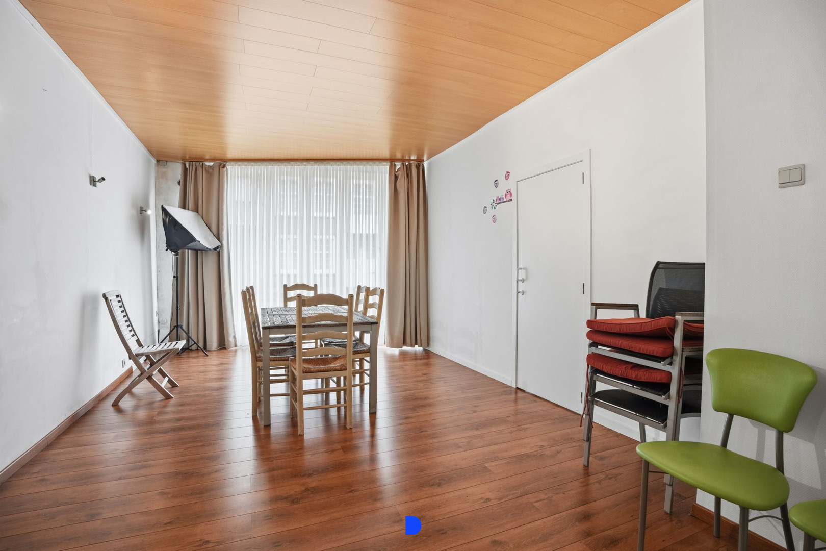 Ruime rijwoning met praktijkmogelijkheden &amp; 2 garages in het centrum van Tielt! - foto 4