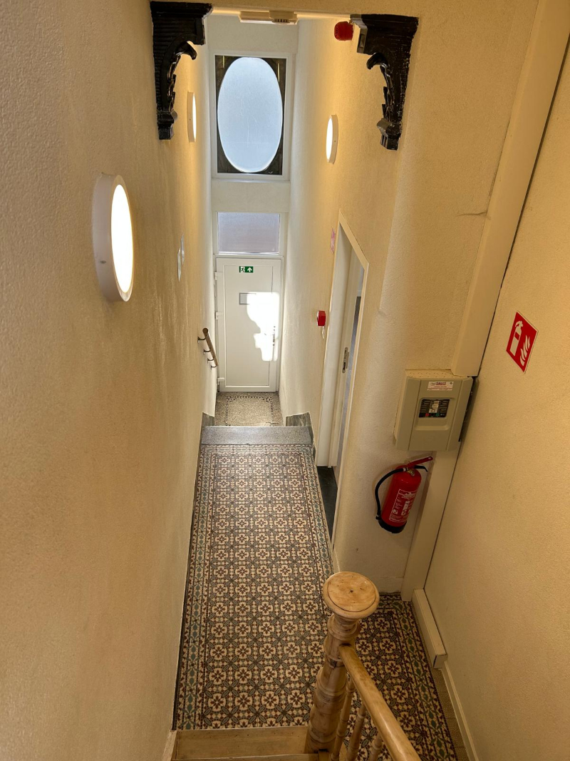 Volledig gerenoveerd 1-slaapkamerappartment - foto 3