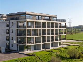 Idéalement situé dans un cadre verdoyant, au rez de chaussée d'une superbe résidence, magnifique appartement une chambre avec terrasse. Il se...