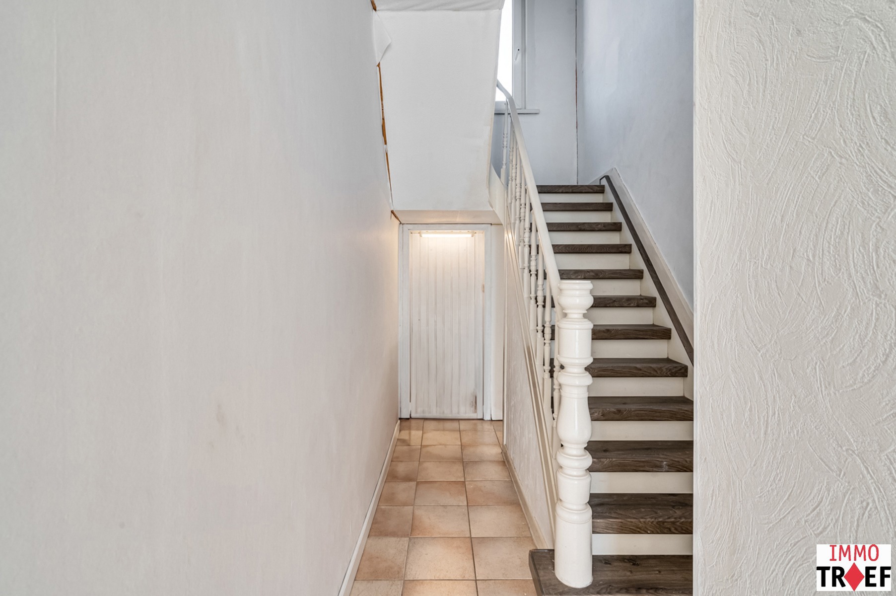 Verder te verbouwen woning centraal gelegen in Lebbeke - foto 2