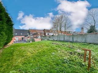 OPBRENGSTEIGENDOM BESTAANDE UIT 2 APPARTEMENTENDe totale huurinkomst bedraagt 1.350€ per maand. Het BRUTO-rendement bedraagt 5,4%.ONTDEK DEZE WONING...