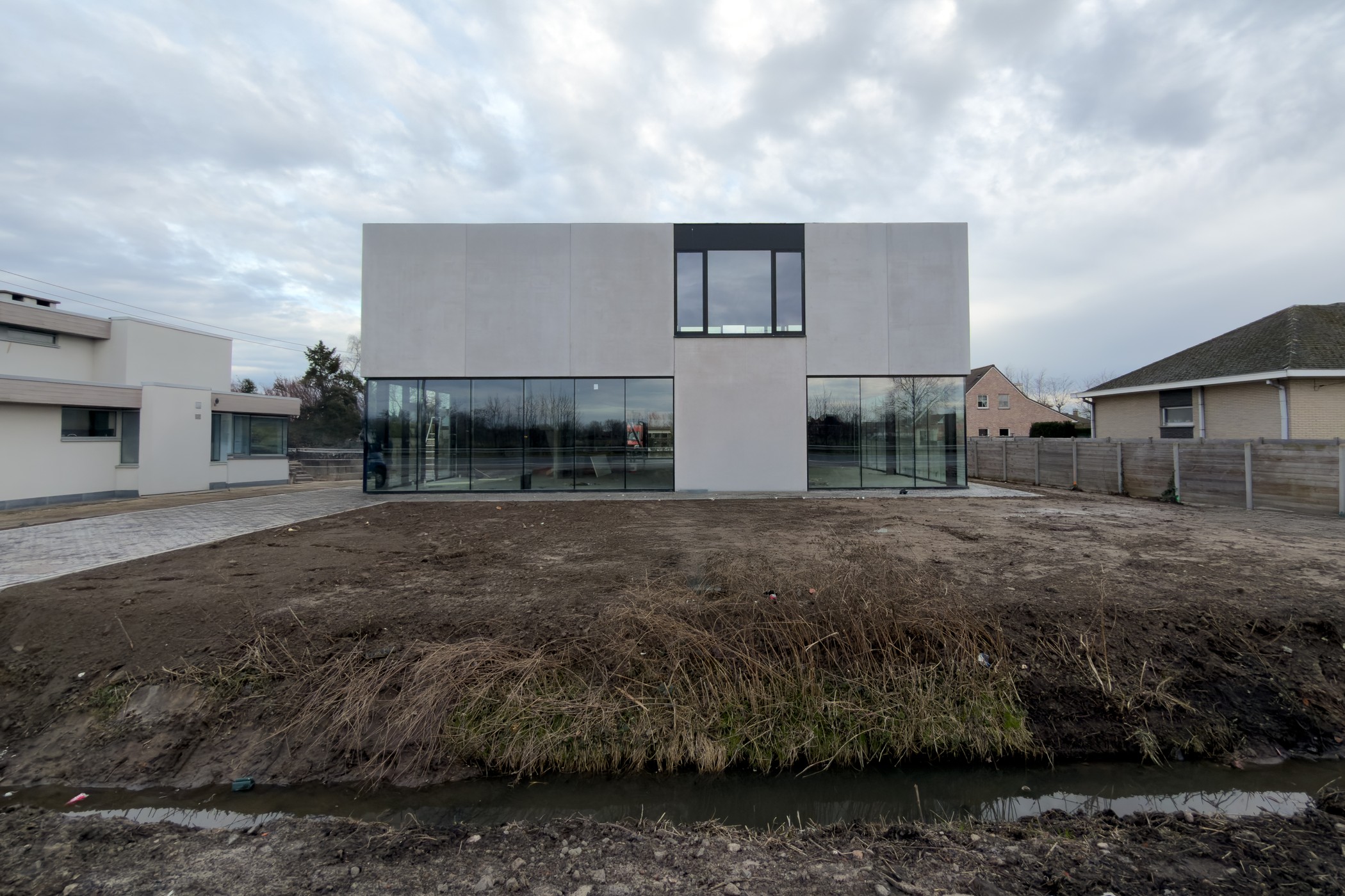 Nieuwbouw handelsruimte 390m² langs de N60 in Gavere - photo 2