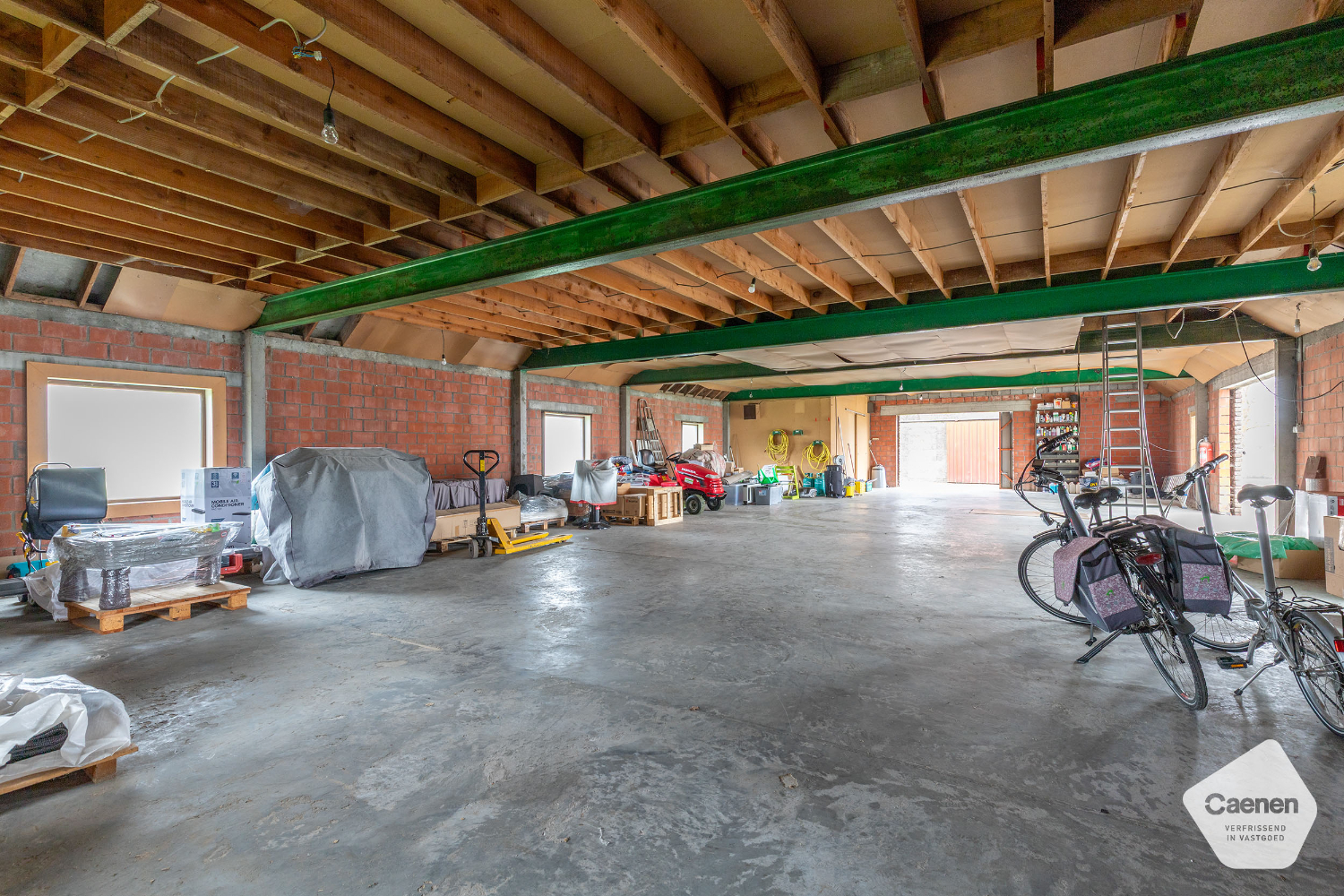 AUTHENTIEKE WONING op 3060 m² in landelijke omgeving met 5 slaapkamers en 2 ruime bijgebouwen - photo 4