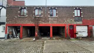 JETTE, in de residentiële en commerciële wijk Place du Miroir, bieden wij u een lot van 7 garages te koop aan, ideaal voor een rendabele...