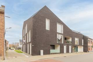 Gezellig appartement gelegen in een rustige omgeving te Ruisbroek, met winkels, horeca en openbaar vervoer in de nabije omgeving. Het...