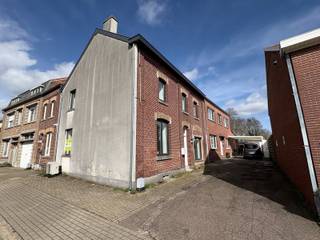 VOLLEDIG GERENOVEERDE EN ENERGIEZUINIGE WONING MET 3/4 SLAAPKAMERS EN VERWARMING VIA EEN WARMTEPOMP GELEGEN TE VAL-MEER OP 1A 45CA