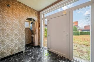 Deze woning met enorm potentieel is gelegen in de gegeerde Zandstraat te Sint-Andries en biedt een bewoonbare oppervlakte van ca. 212 m². Dankzij...