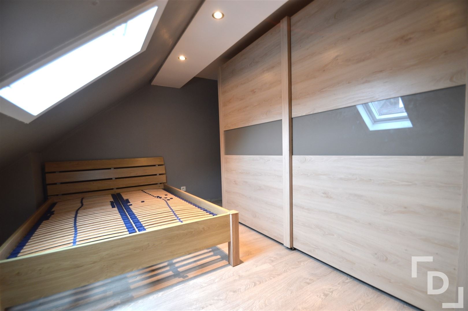 Bemeubeld dakappartement in centrum Ieper - foto 5