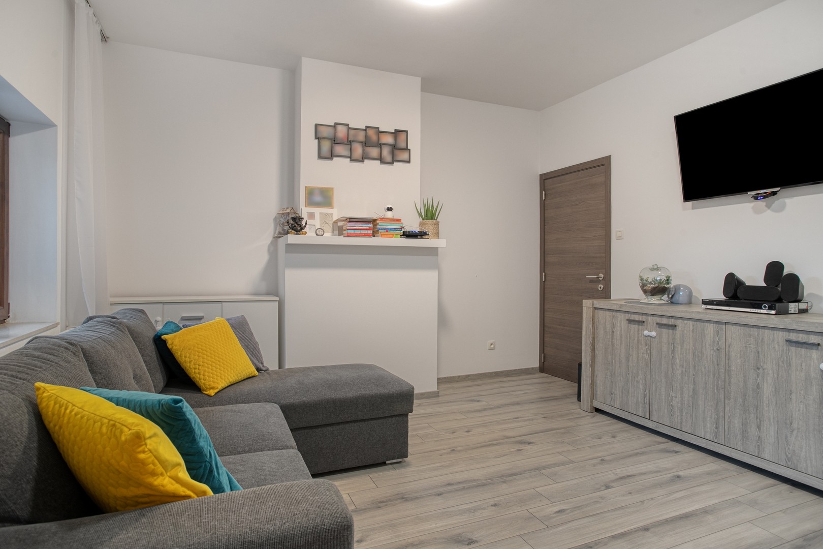 Instapklare tussenwoning met 2 slaapkamers en zeer centrale ligging in Roeselare - foto 2