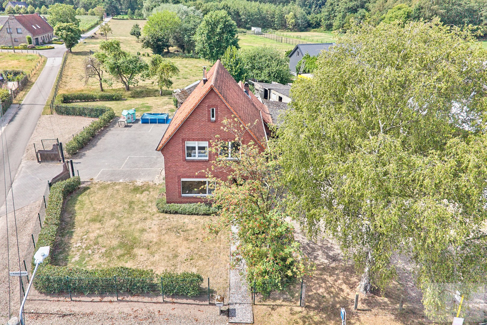 Op te frissen woning met 3 slaapkamers op ruim perceel van 3.100 m² – landelijk gelegen nabij het kanaal - foto 4