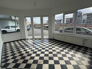 Situé sur le Quai de la Boverie, à deux pas du centre de Liège, ce rez-de-chaussée commercial de 30 m² offre de belles possibilités d’aménagement...