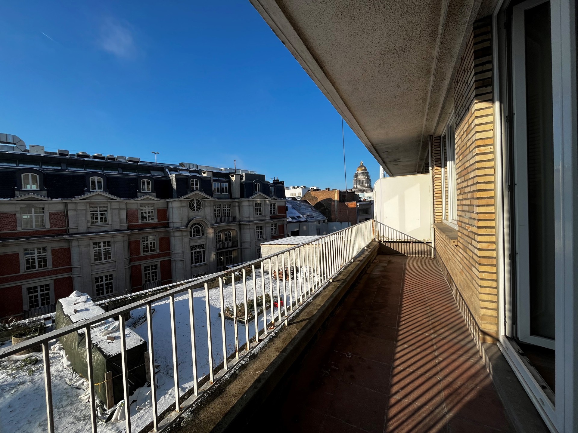 Apartment for sale in Ixelles with 1 bedroom - photo 4