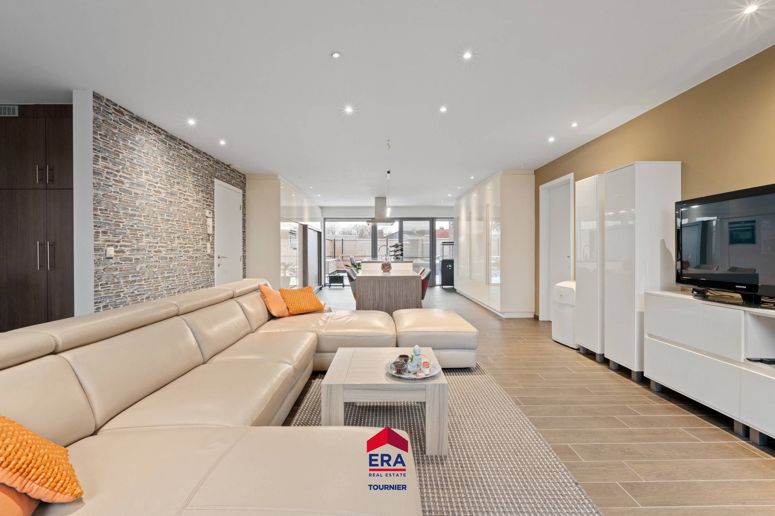 Handelshuis met ruim appartement op toplocatie in Mol - foto 4