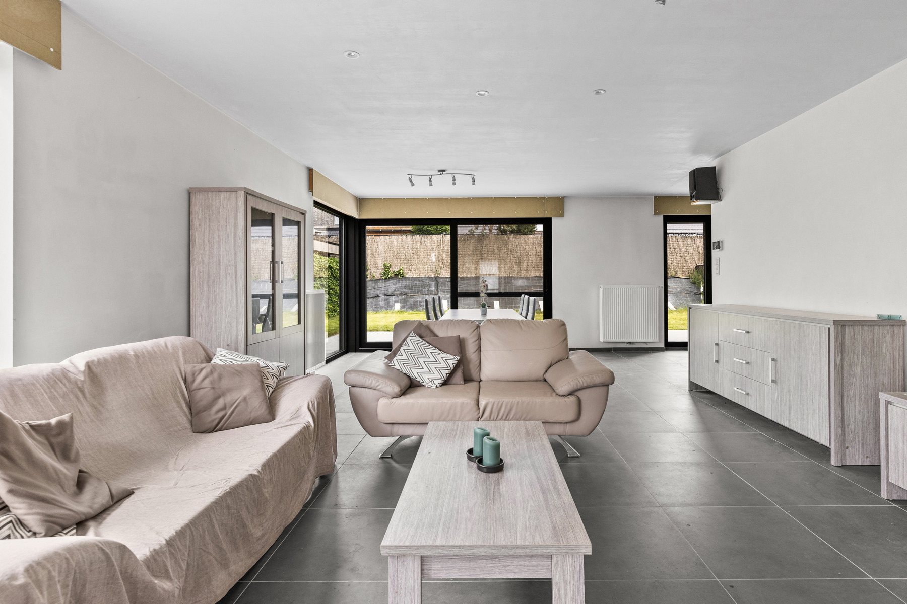 Instapklare open bebouwing met 4 slaapkamers - foto 3