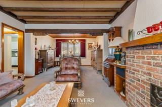 Voor meer info en foto’s, surf naar www.swevers.be – Dit appartement in Koersel biedt 94 m² bewoonbare oppervlakte verdeeld over twee verdiepingen...