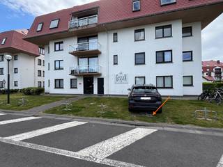 <ul>
	<li>Open staanplaats te koop op het domein Green Garden aan residentie Green Garden II, plaats 14;</li>
	<li>De vrije parkeerplaatsen voor de slagboom met toegang tot het domein zijn zeer beperkt. Men mag er slechts voor 2 uur staan en dient de parkeerschijf te leggen. In vakantie -en drukke periodes vind men er vaak geen plaats en zijn deze plekken steeds volzet. Een eigen parkeerplaats op het domein is als gevolg geen overbodige luxe. </li>
</ul>