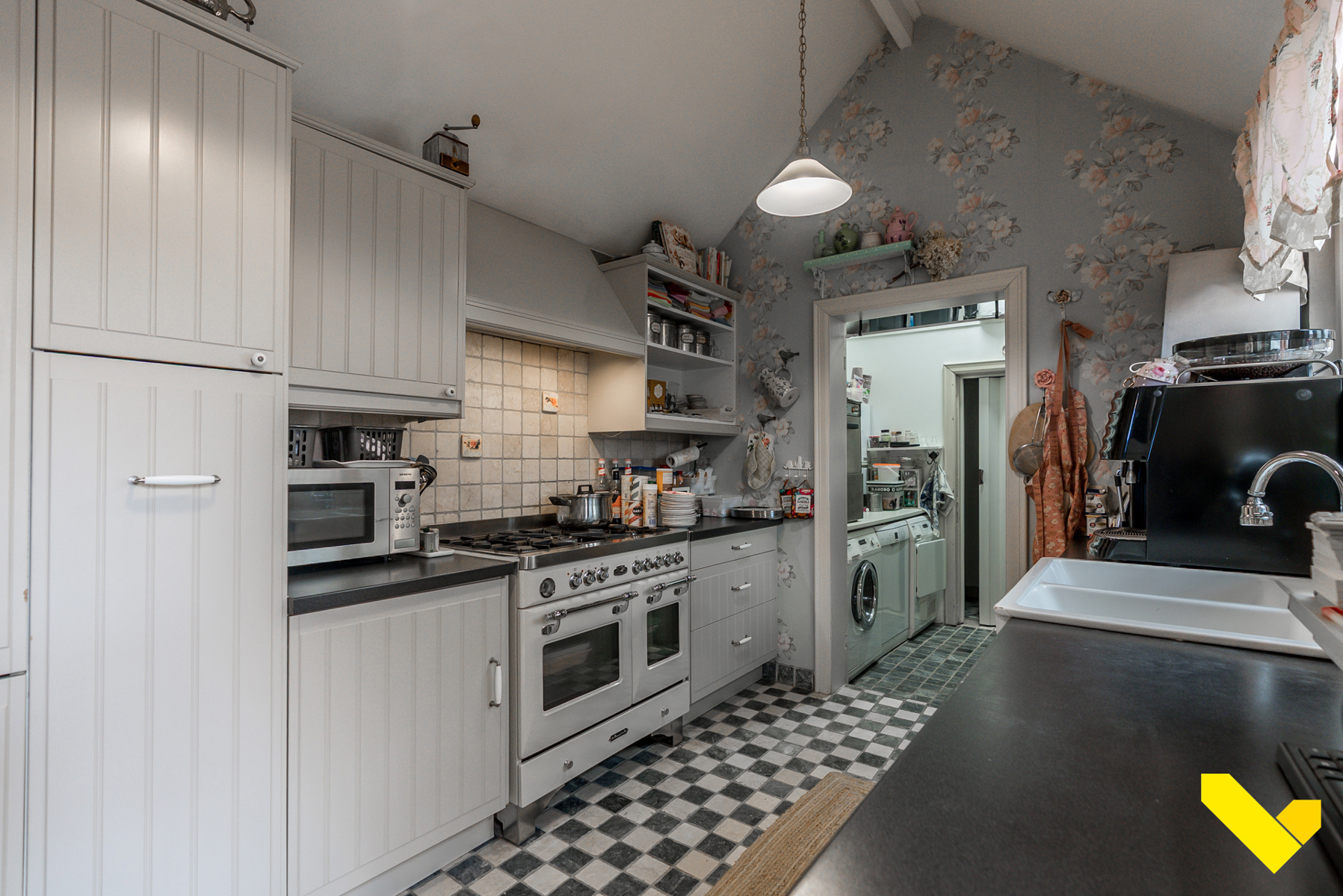 Charmante woning met brocante winkel en theehuis - foto 4