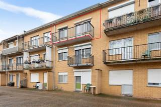 Ruim appartement met terras en garagebox in rustige woonwijk nabij centrum Hoevenen. Vlakbij winkels, scholen en openbaar vervoer en vlot...