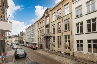 ENERGIEZUINIG APPARTEMENT! Supertof gerenoveerd appartement met respect voor authenticiteit in Residentie Oude Keizer. Het appartement ligt in...